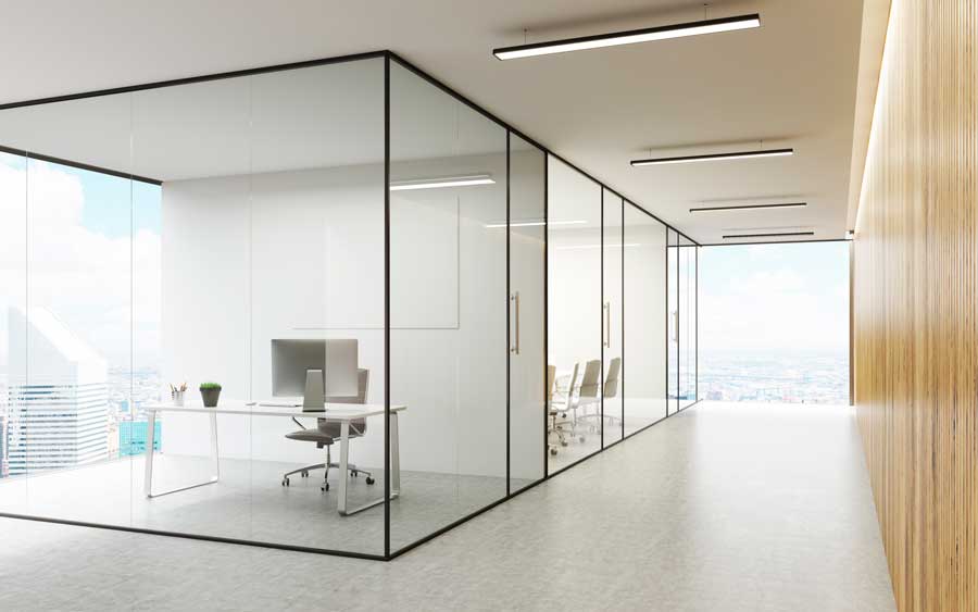 Beneficios del uso de puertas de cristal en espacios interiores